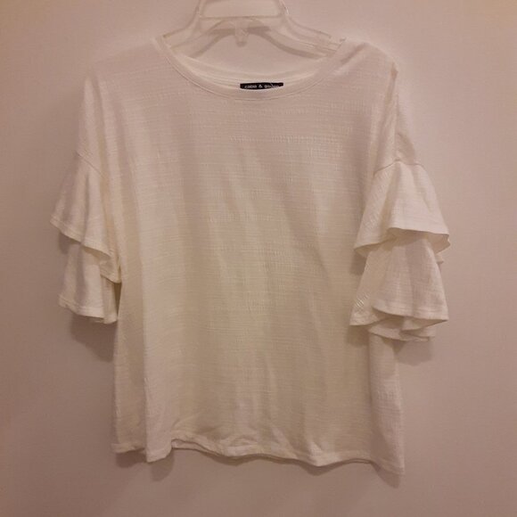 Cable & Gauge Medium White Top w/Layered Ruffle Sleeves & Scoop Neckline - Picture 1 of 4